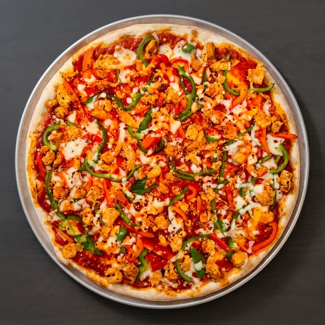 Spicy Chicken & Peppers Pizza (Red Sauce).